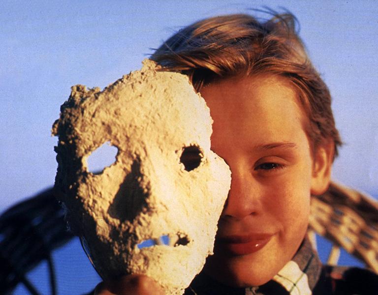 На фото: кадр фильма "Хороший сын", 1993