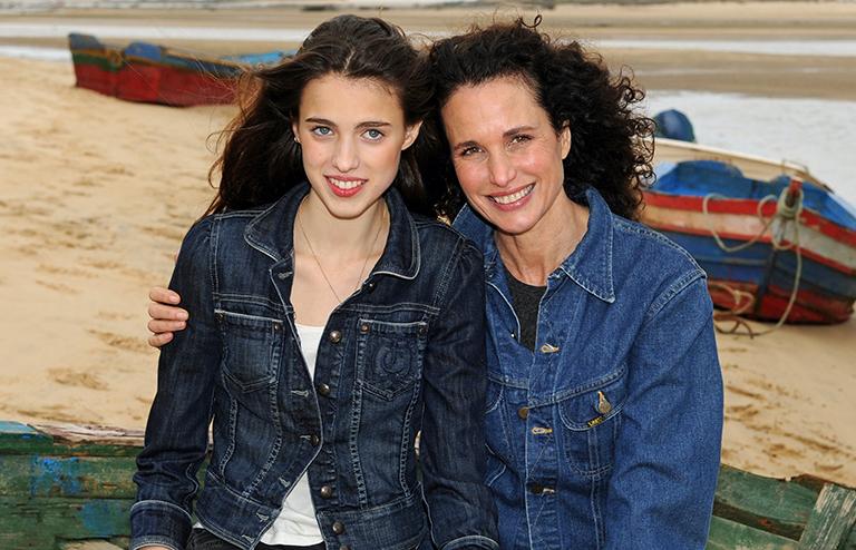 На фото: американская актриса Энди Макдауэлл и ее дочь Сара Маргарет Куэлли, 2011