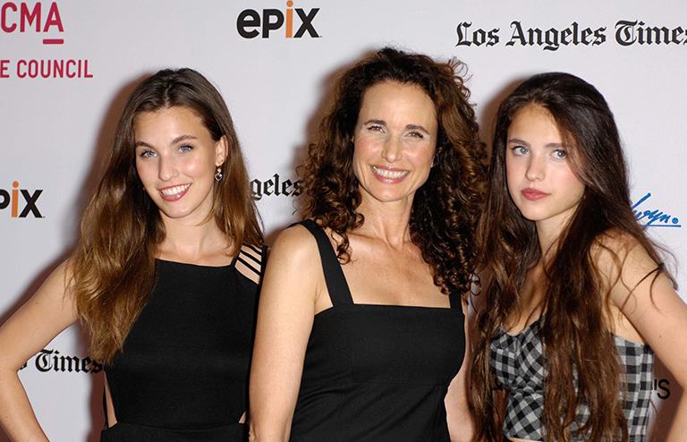 На фото: Рейни Куэлли, Энди Макдауэлл и Маргарет Куэлли, 2012