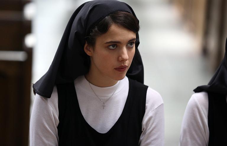 На фото: Маргарет Куолли в роли сестры Кэтлин, в фильме "Послушница"