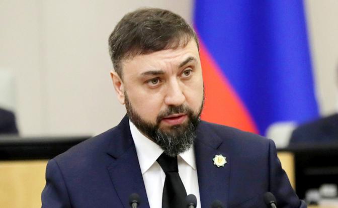 На фото: политик Шамсаил Саралиев.