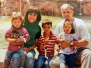 Мпйк Пенс с семьей, 2004 год