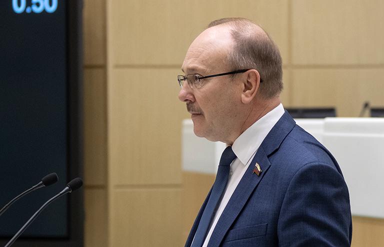 На фото: Василий Иконников в Совете Федерации России, 2019