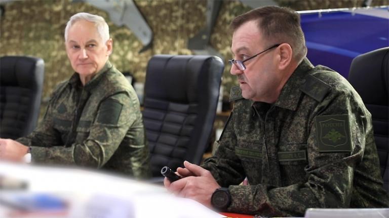 На фото: командующий группировкой войск &laquo;Восток&raquo; генерал-лейтенант Андрей Иванаев и Министр обороны РФ Андрей Белоусов во время рабочего совещания на пункте управления группировки войск &laquo;Восток&raquo;, 2024 год.