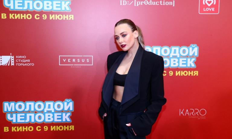 На фото: актриса Ингрид Олеринская на премьере комедии «Молодой человек» в кинотеатре «Октябрь», 2022 год.