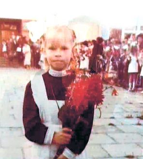 На фото: Юлия Пересильд в детстве