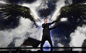 На фото: певец Сергей Лазарев исполняет песню в финале международного конкурса "Евровидение - 2016" в Стокгольме