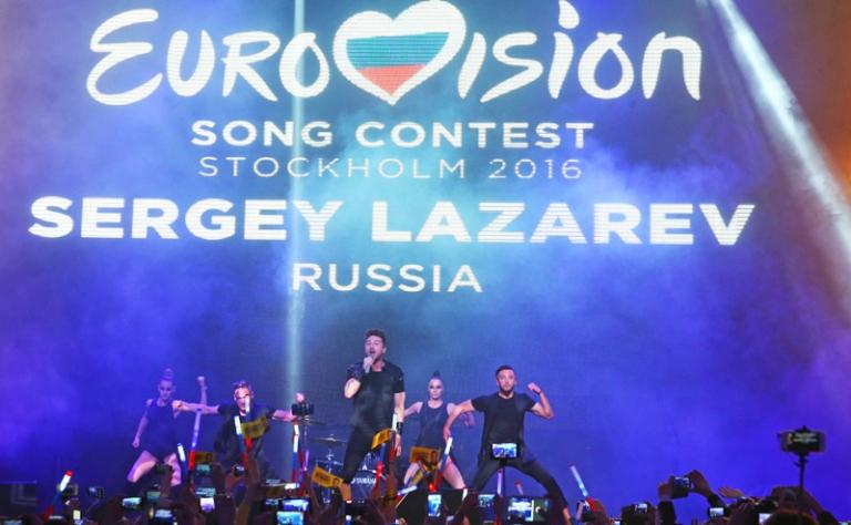 На фото: Представитель России на конкурсе "Евровидение-2016" певец Сергей Лазарев во время выступления