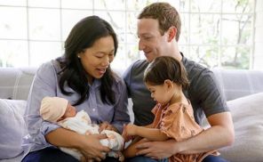 На фото: Марк Цукерберг с женой и дочерми