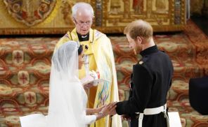 На фото: церемония венчания принца Гарри и Меган Маркл в часовне Святого Георгия