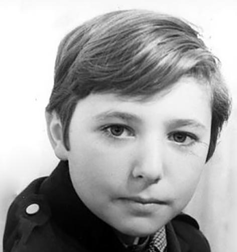 На фото: Александр Хлопонин в детстве