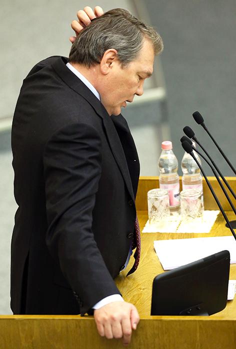 На фото: первый заместитель председателя комитета ГД по международным делам Леонид Калашников на пленарном заседании Государственной Думы РФ, 2006 год