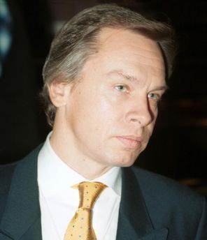 На фото: политический обозреватель ТВ -3 Алексей Пушков, 2001 год