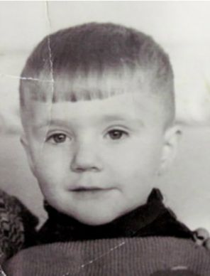На фото: Юрий Чайка в детстве